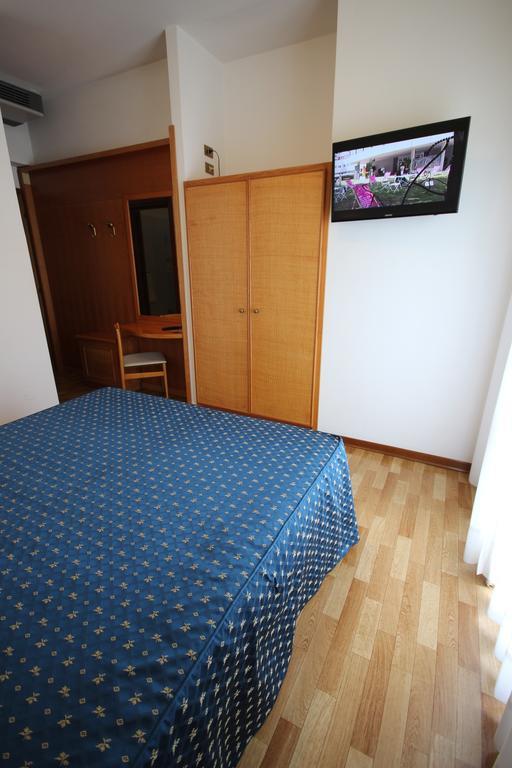 Hotel Roma Lido di Jesolo Rum bild