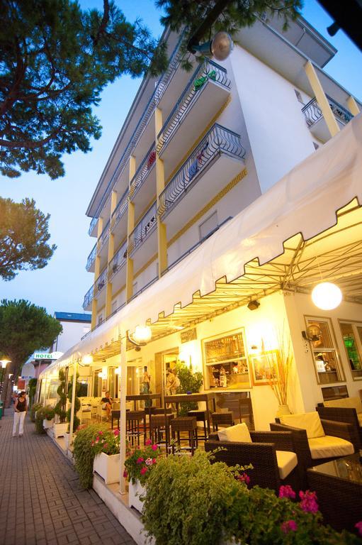 Hotel Roma Lido di Jesolo Exteriör bild